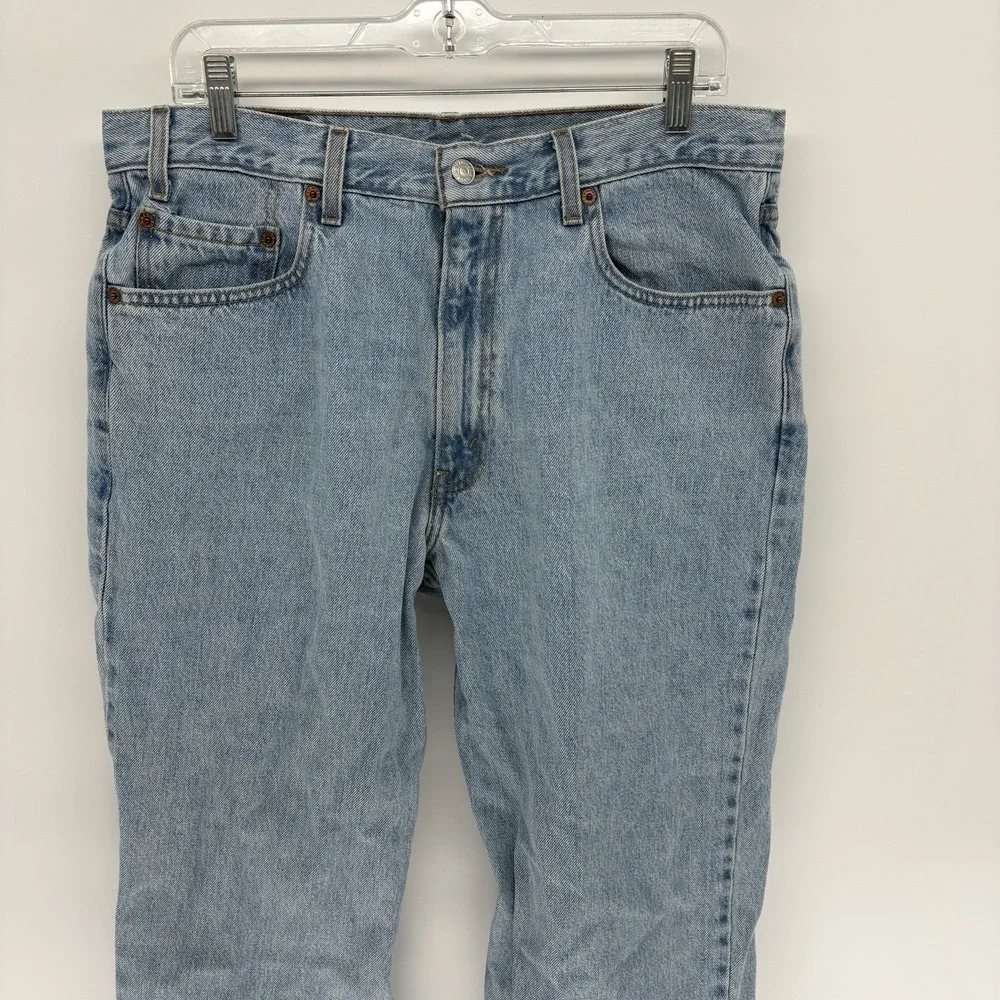 Vintage 90s Levis Relaxed Fit Light Wash Jeans Casual Denim Men 36X30‎ (34X29)
